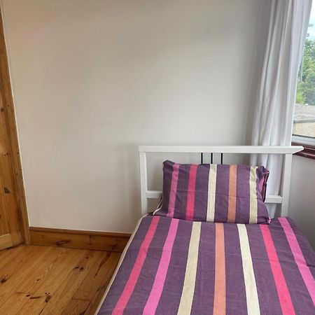 Northolt  Lovely Rooms In West London מראה חיצוני תמונה