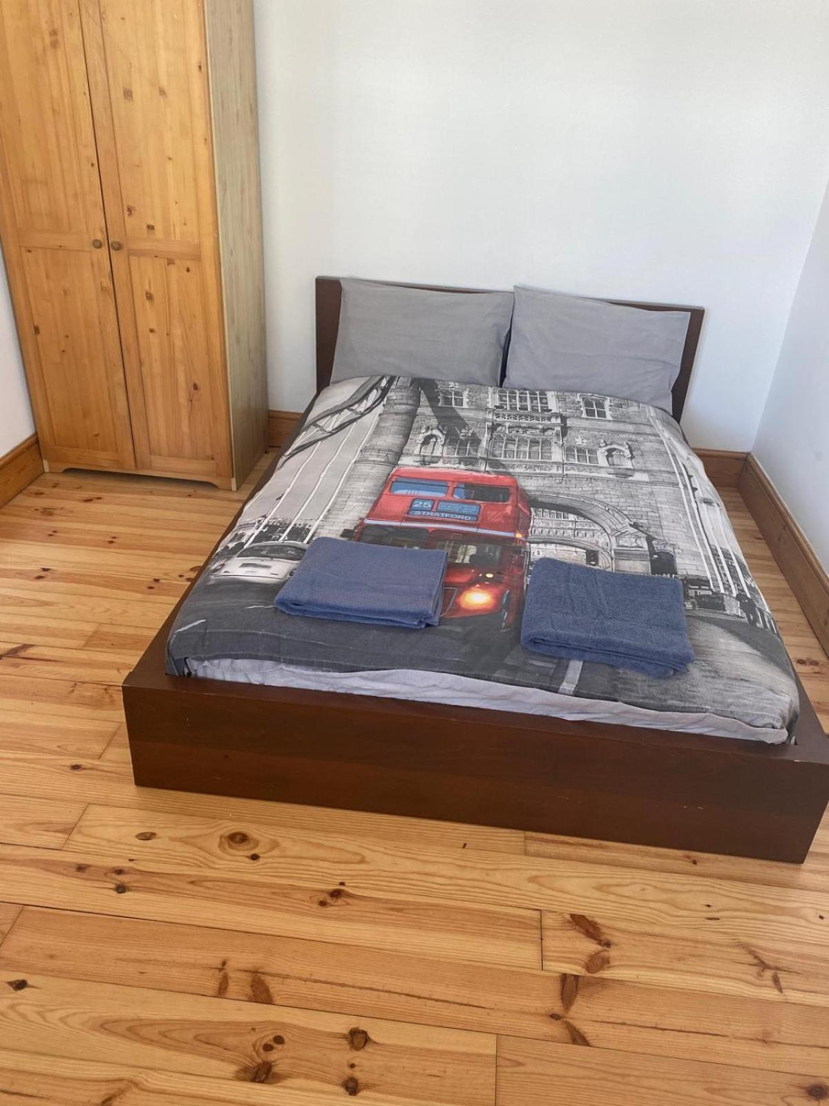 Northolt  Lovely Rooms In West London מראה חיצוני תמונה