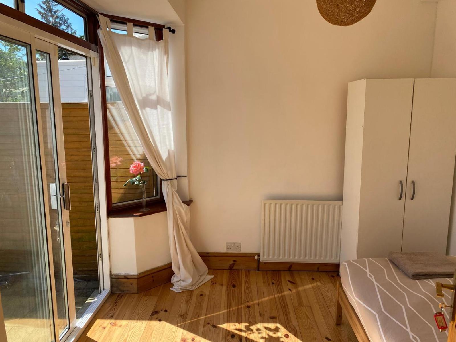 Northolt  Lovely Rooms In West London מראה חיצוני תמונה